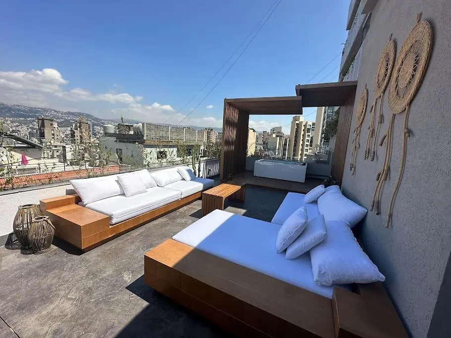 Achrafieh Rooftop 1-Br With Jacuzzi Βηρυτός